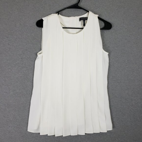 BCBGMaxAzria Tops - BCBGMaxazria Sleeveless Tank Womens XS Rear Button Closure